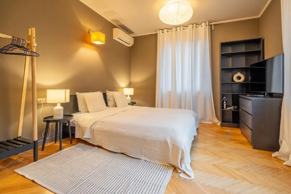 Stylish 2 Bdrm Apt At Ndk Sofia Appartement